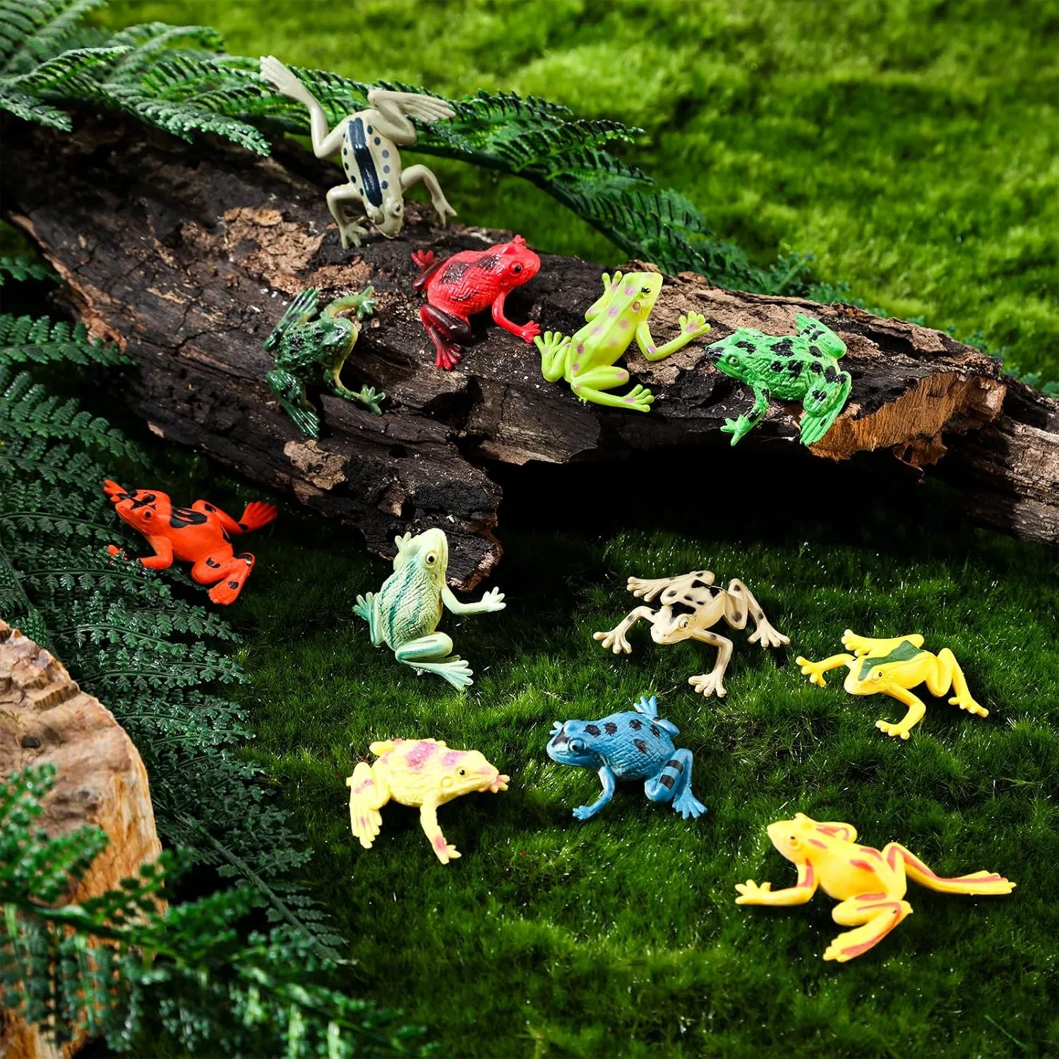 CHENGU 72 Pcs Plastic Frogs Toy Mini Rubber Frog Set Realistic Animal Figure Toys Stretchy Fun Rainforest Character Table Home Decor for Party Favors (Vivid Style)