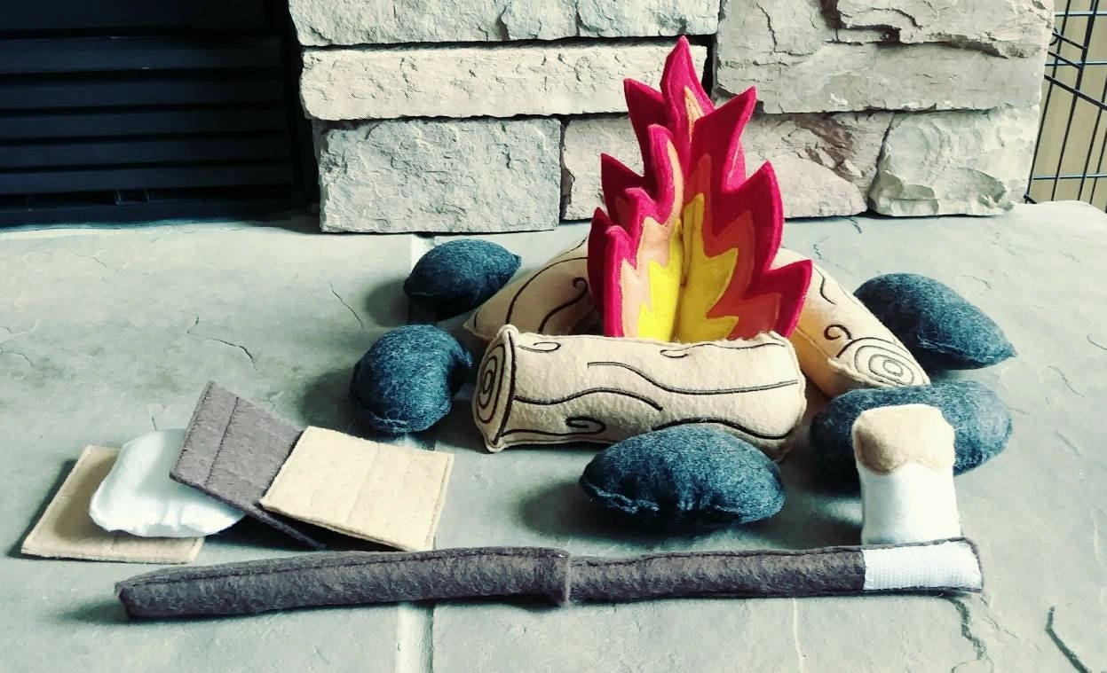 Felt Campfire with lantern play set - Felt Bonfire Playset - kids camping - play campfire - campfire play set - gift for kids