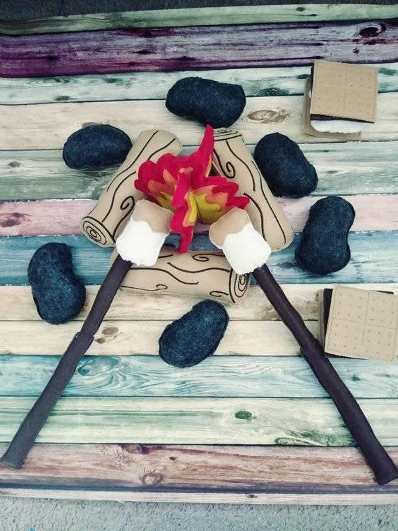 Felt Campfire with lantern play set - Felt Bonfire Playset - kids camping - play campfire - campfire play set - gift for kids