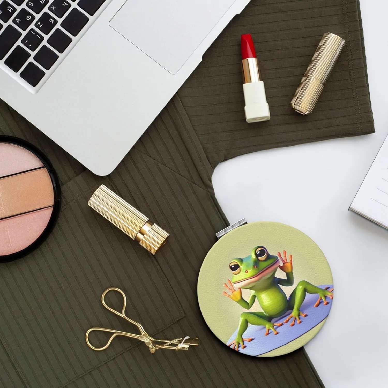 Portable Pocket Makeup Mirror The Funny Frog Doing Yoga Travel Cosmetic Mirror Round Shape Print Magnifying Compact Mirror for Eyelash