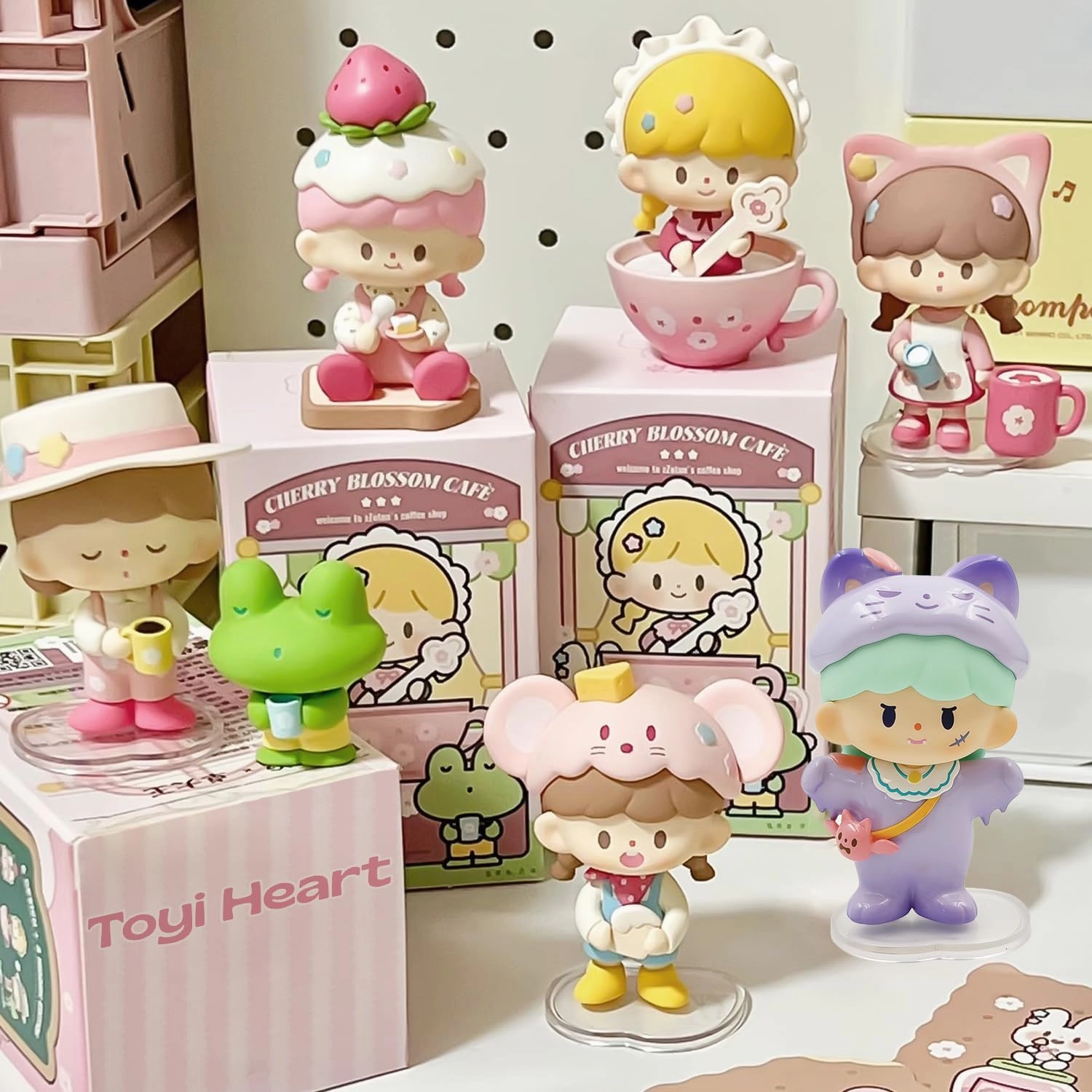 Zhuo Da Wang Sakura Coffee Shop Series Blind Box, Random Design Cute Action Figures, Toys Home Decorations, Collectible Toy Set for Desk Accessories, Whole Box